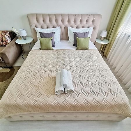 Appartments " Zhetysu-4" Almaty Exterior foto